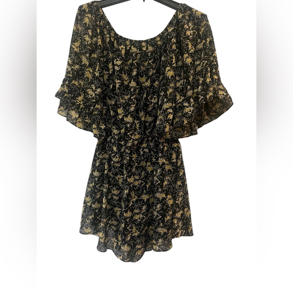 Plumber Floral Navy and‎ Yellow Romper - M